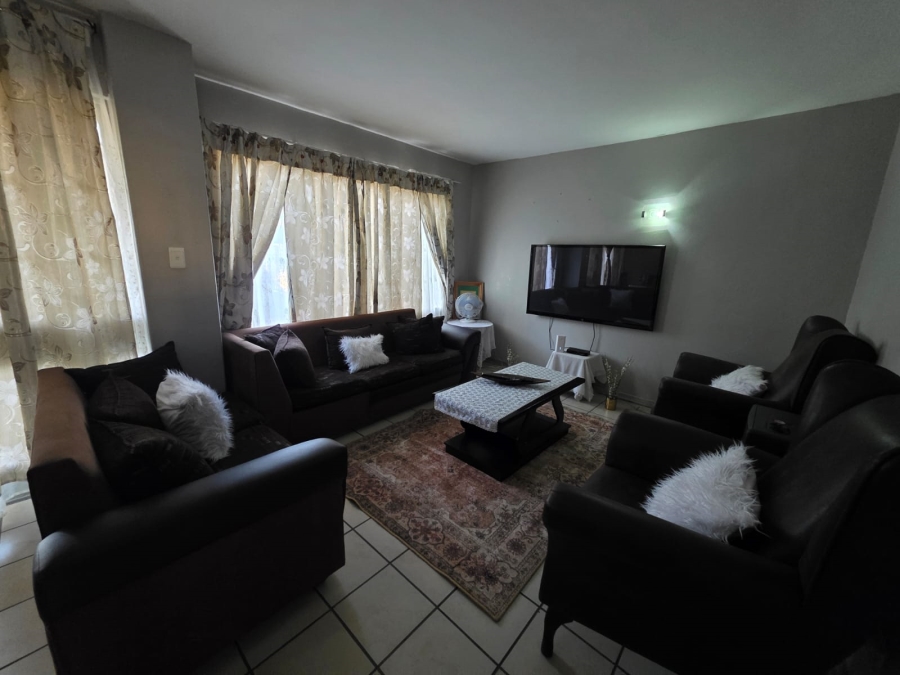 2 Bedroom Property for Sale in Sasolburg Ext 2 Free State